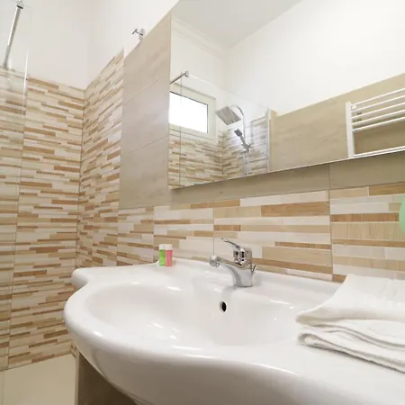 Virtus Prestige - & Apartman Róma